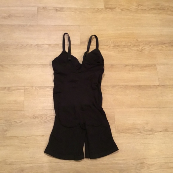 Women's Built in Bra Tummy Control Full Body Shapewear - Picture 8 of 9